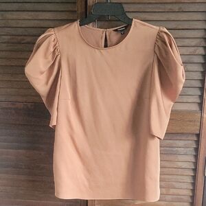 Express Blouse with Puff Sleeves
